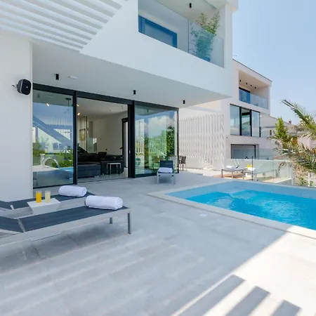 Pax Villa Sutivan