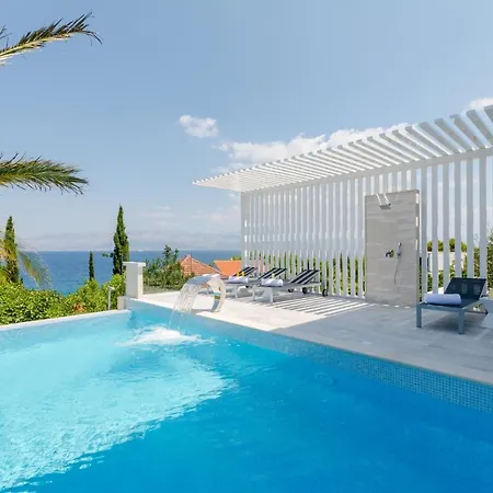 Pax Villa