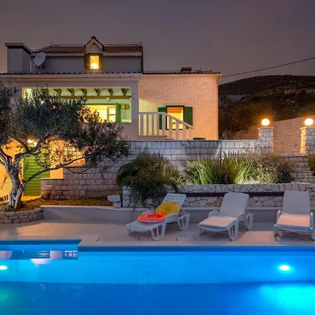 Pax Villa Kaštel Štafilić