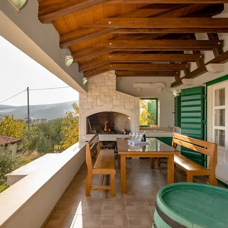 Pax Villa Kaštel Štafilić