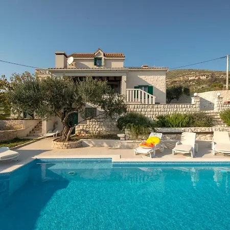 Pax Villa *